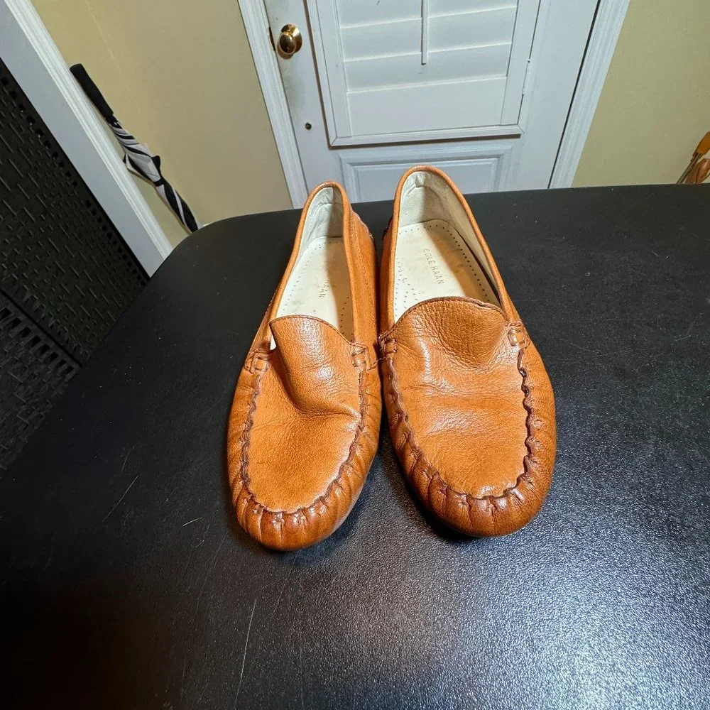 Cole Haan size 5.5B tan leather flats